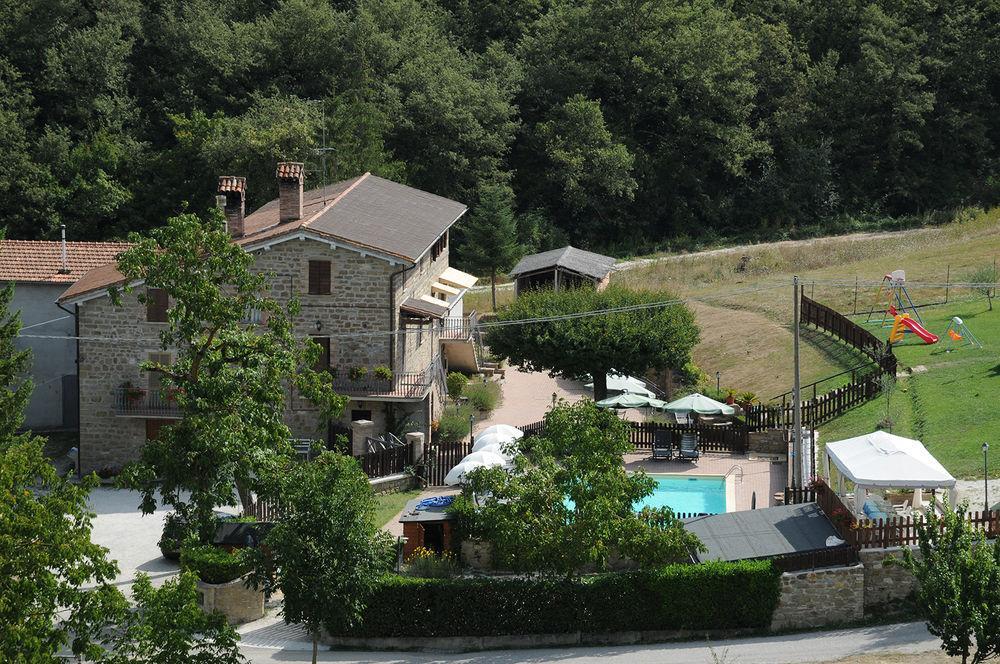 Agriturismo Ponte Di Riocchio Губио Екстериор снимка