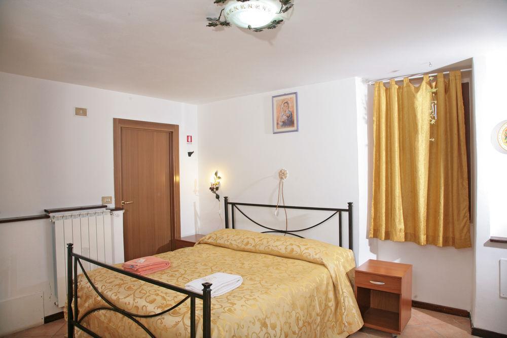 Agriturismo Ponte Di Riocchio Губио Екстериор снимка