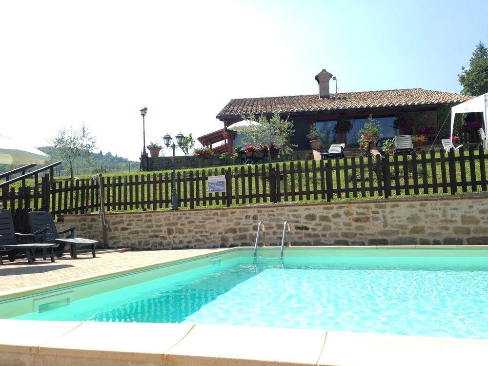 Agriturismo Ponte Di Riocchio Губио Екстериор снимка