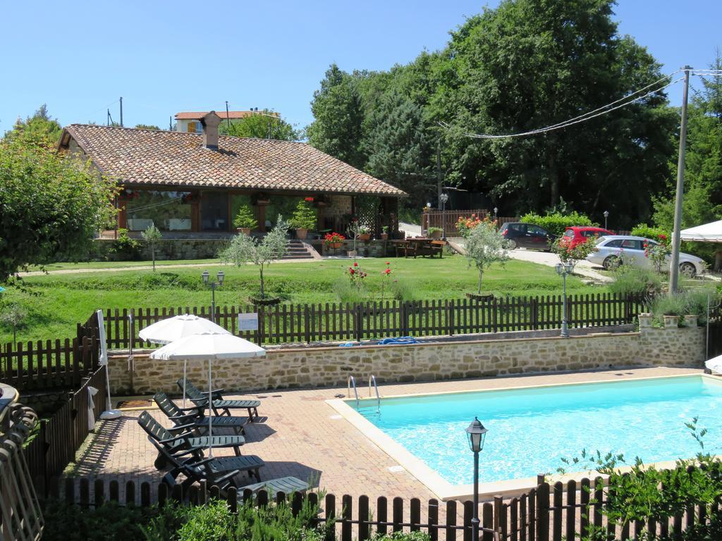 Agriturismo Ponte Di Riocchio Губио Екстериор снимка