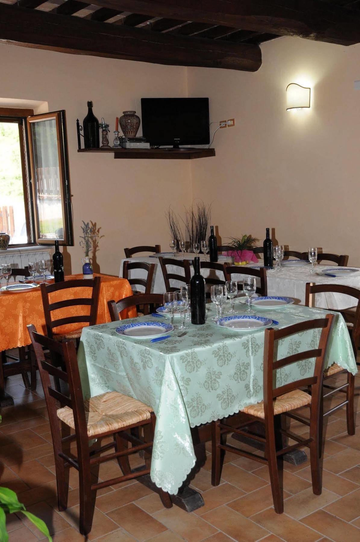 Agriturismo Ponte Di Riocchio Губио Екстериор снимка